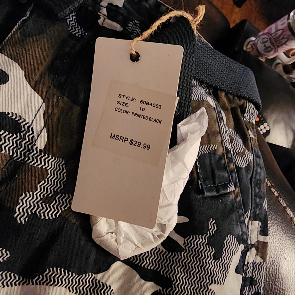 Camo Kids Shorts - Picture 2 of 2